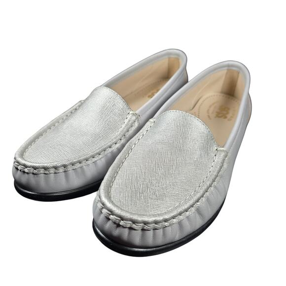 SAS Women's Shoes Tripad Comfort Insole Metallic Gray Loafers Size 7 Pristine! - Picture 1 of 9
